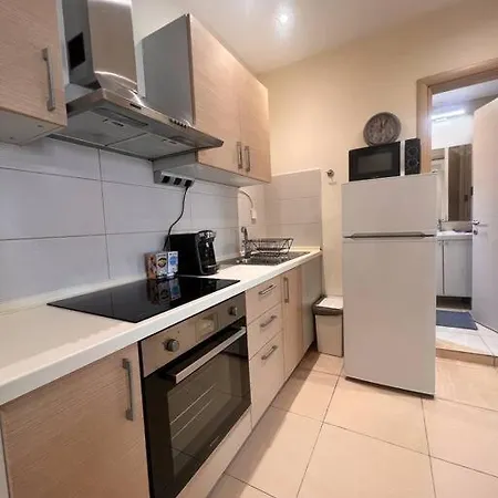 Amazing City Center Apartment *